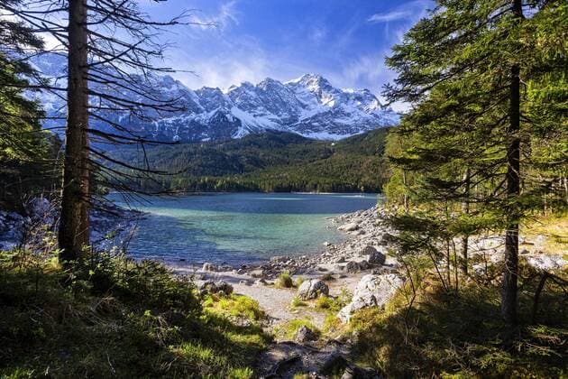 Eibsee im Zugspitzgebiet, Deutschland, Bayern, Oberbayern, Grainau Lake Eibsee in the area of the Zugspitze, Germany, Bavaria, Oberbayern, Upper Bavaria, Grainau BLWS457016 Copyright: xblickwinkel M.xKuehnx