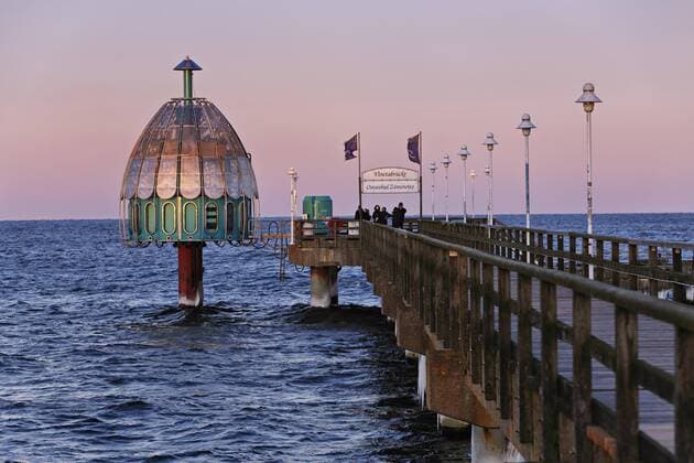  Vinetabrücke, Tauchgondel, Ostseebad Zinnowitz, Zinnowitz, Mecklenburg-Vorpommern, Deutschland, Europa Copyright: imageBROKER/ROM ibxryr04530108.jpg