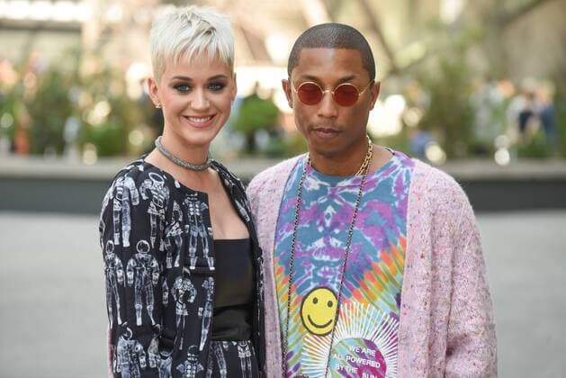 219090 Serge Arnal Starface 2017-07-04 France Paris Fashion Week. Defile Haute Couture Automne Hiver-2017. CHANEL. People. Celebrites at Chanel Fashion Show. Williams, Pharrell; Perry, Katy  Copyright: xSergexArnalx xStarfacex STAR_219090_060