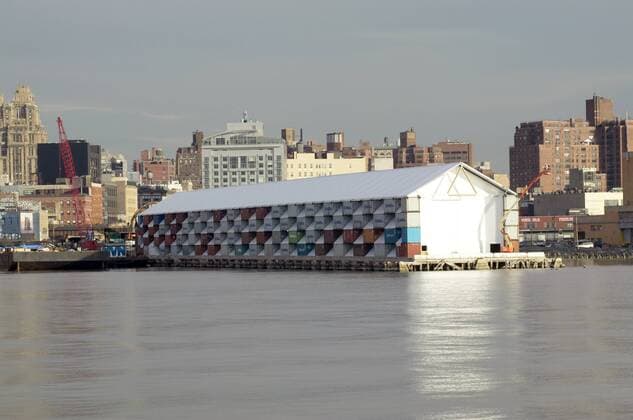 Architektur von Shigeru Ban The Nomadic Museum, Pier 54, New York City., Architects: Architects: Shigeru Ban USA  Copyright: xGxJacksonx 11035-400-1