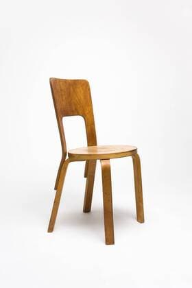 Designklassiker von Alvar Aalto Type 69 chair, Finnish, 1930s. Designer: Alvar Aalto  Copyright: xGxJacksonx 12528-510-1