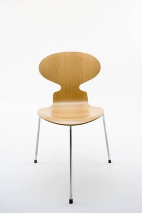 Designklassiker von Arne Jacobsen Ant chair, 1952, designed for Fritz Hansen. Designer: Arne Jacobsen  Copyright: xGxJacksonx 12528-640-1