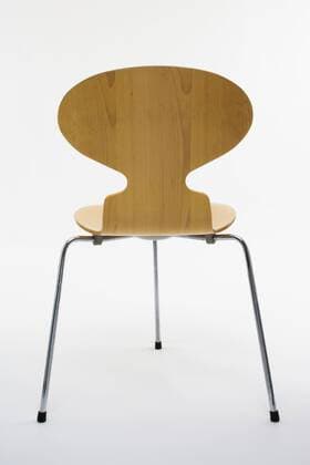 Designklassiker von Arne Jacobsen Ant chair, 1952, designed for Fritz Hansen. Designer: Arne Jacobsen  Copyright: xGxJacksonx 12528-650-1