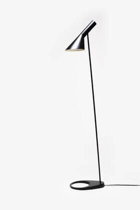Designklassiker von Arne Jacobsen AJ Floor Lamp, Danish, 1957, manufactured by Louis Poulsen. Designer: Arne Jacobsen  Copyright: xGxJacksonx 12529-610-1