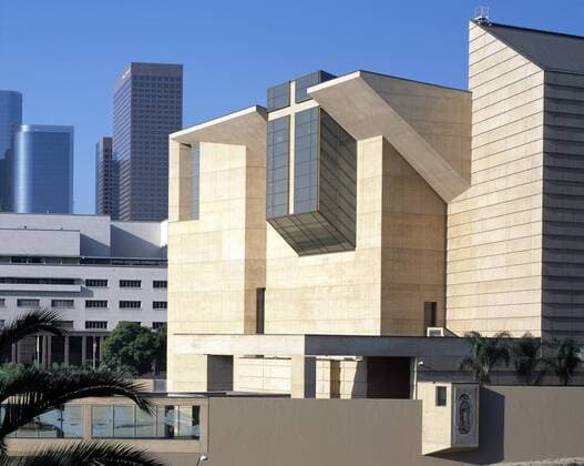 Architektur von Rafael Moneo Cathedral of Our Lady of the Angels, Los Angeles. 1996-2002. North East Corner & Altar Window. Architect: Jose Rafael Moneo Los Angeles California USA  Copyright: xJohnxEdwardxLindenx 9973-40-1