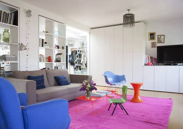 Designklassiker von Ray und Charles Eames Seating in modern sitting room, Primrose Hill, London, UK London United Kingdom  Copyright: xGrahamxJepsonx 13989-200-1