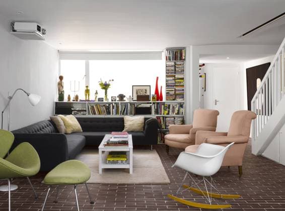 Lounge in refurbished 1960s social housing, Vauxhall, London, England, UK London London United Kingdom  Copyright: xWillxPrycex 15026-90-1