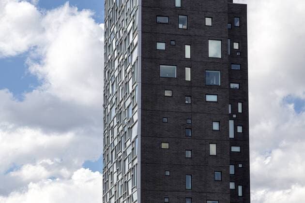 Architektur von Jean Nouvel Jean Nouvel s 100 Eleventh Avenue, NYC, showing the rear and front facades. USA  Copyright: xMatthewxWorsnickx 15375-180-1
