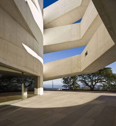Architektur von Alvaro Siza Vieira Brutalist Modernism, Ibere Camargo Museum, Porto Alegre, Brazil. Porto Alegre Brazil  Copyright: xFernandoxAldax 31632-400-1