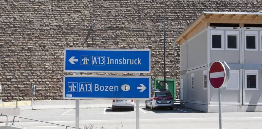 AUT, 2017-07-06; THEMENBILD - DISKUSSION IN OESTERREICH UM MILITAERISCHE GRENZKONTROLLEN AM BRENNER-PASS: STAATSGRENZE AUTOBAHN BRENNERPASS ;