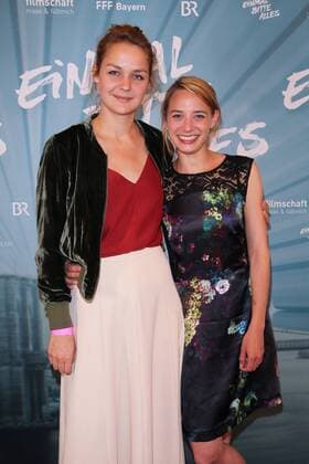 Luise Heyer, Lette Merle Boehrnsen, Filmpremiere EINMAL BITTE ALLES im Kino am Sendlinger Tor in Muenchen am 10.07.2017