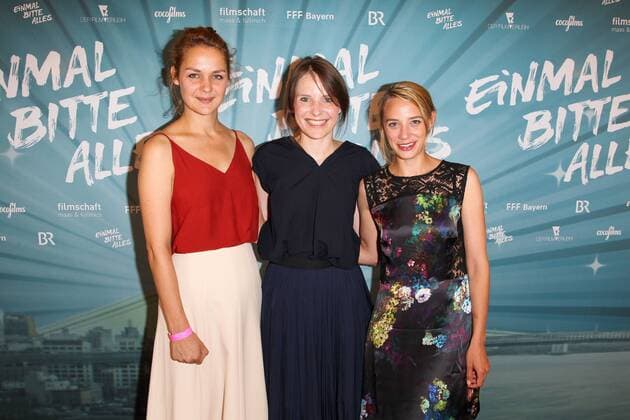 Luise Heyer, Helena Hufnagel (Regiesseurin), Lette Merle Boehrnsen, Filmpremiere EINMAL BITTE ALLES im Kino am Sendlinger Tor in Muenchen am 10.07.2017
