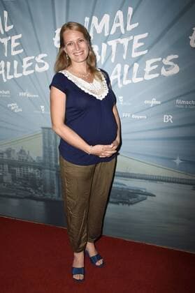 Stefanie von Poser bei der Premiere des Kinofilms Einmal Bitte Alles im Kino am Sendlinger Tor. München, 10.07.2017 Foto:xP.xSchönbergerx xFuturexImage