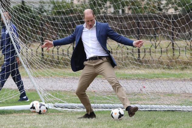 . 13 07 2017. London, United Kingdom. The Duke of Cambridge with the England Women football team and local schoolchildren after a reception at Kensington Palace in London to wish the team good luck in the forthcoming UEFA Women s Euro 2017 tournament in the Netherlands.  xStephenxLockx xi-Imagesx IIM-15554-0021