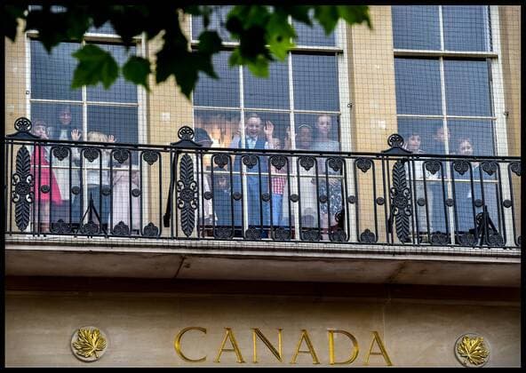 . 19 07 2017. London, United Kingdom. The Queen and Prince Philip Visit Canada House. Her Majesty Queen Elizabeth II and Prince Philip, the Duke of Edinburgh visit Canada House in Trafalgar Square to celebrate Canada s 150th anniversary of Confederation. Their Highnesses will view artefacts and displays celebrating Canada 150, including items from the Royal Archives and from the National Maritime Museum s exhibition Death in the Ice, which explores Sir John Franklin s final Arctic expedition.  xPetexMaclainex xi-Imagesx IIM-15605-0024