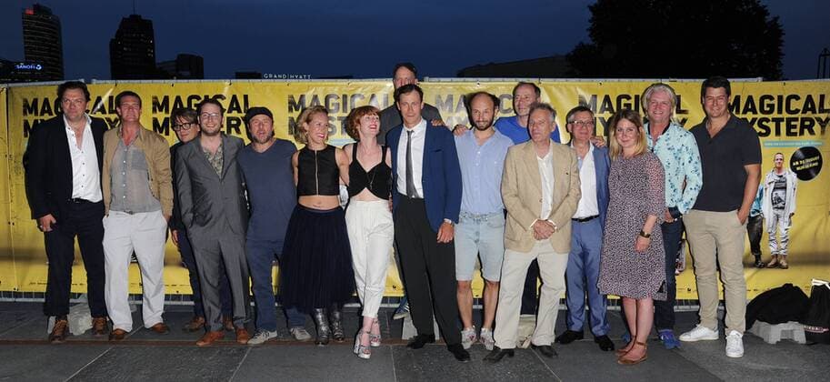 Filmcast mit Bjarne Maedel, Charly Huebner, Annika Meier, Marc Hosemann, Sven Regner, Arne Feldhusen, Detklef Buck v.l.n.r. in Zusammenarbeit mit Razor Film in Co-Produktion mit BRAINPOOL Artist & Content Services GmbH, sowie dem WDR, der DEGETO und ARTE, unterstützt vom Deutschen Filmförderfonds, der Filmförderungsanstalt, dem Medienboard Berlin-Brandenburg, der Film- und Medienstiftung NRW, der Filmförderung Hamburg-Schleswig-Holstein sowie der Mitteldeutschen Medienförderung. Ankunft zur Premiere von MAGICAL MYSTERY OPEN AIR KULTURFORUM am Matthaeikirchplatz in Berlin am 19.07.2017