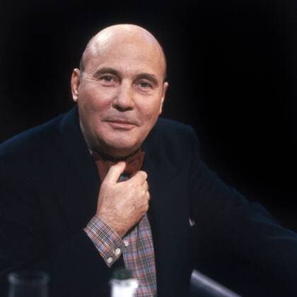 Der deutsche Komponist Hans Werner Henze, Deutschland 1980er Jahre. German composer Hans Werner Henze, Germany 1980s. UnitedArchives00022717