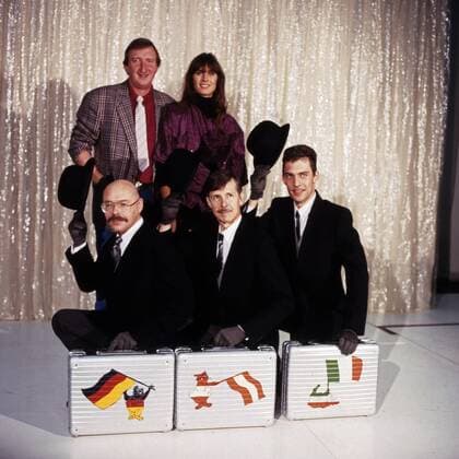 Vier gegen Willi, Samstagabendshow mit Mike Krüger und neuer Assistentin Christine Kubis und den Bankern mit ihren Geldkoffern, Deutschland 1986 - 1989 UnitedArchives00023786