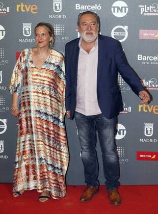 Chilean producer Adrian Solar (R) and his wife pose as they arrive at the presentation of the Platino Awards at the Callao Cinema in Madrid, Spain, 20 July 2017. The Magic Box will be the venue for the fourth edition of the Ibero American Cinema Platino Awards next 22 July. PLATINO AWARDS PRESENTATION PARTY IN MADRID !ACHTUNG: NUR REDAKTIONELLE NUTZUNG!  Copyright: xKikoxHuescax MAD026 20170721-636361954809780044