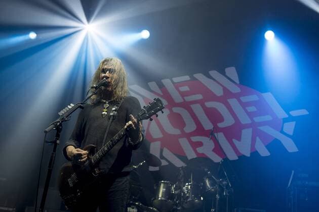 Die Band New Model Army steht am 20. Juli 2017 im Rahmen des Deichbrand Festival in Nordholz auf der Bühne. Festival - New Model Army beim Deichbrand Festival 2017