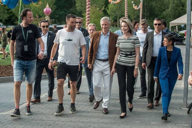 King Philippe - Filip of Belgium and Queen Mathilde of Belgium and the two brothers - owners of Tomorrowland Manu Beers (black T shirt) and Michiel Beers, pictured during a royal visit, on a visit at the Tomorrowland music festival, Friday 21 July 2017. The 13th edition of Tomorrowland electronic music festival takes place at the De Schorre terrain in Boom from 20 to 23 July 2017 and from 27 to 30 July 2017.  POOLxDANNYxGYS 05136141