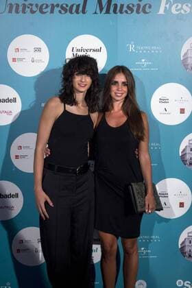 Spanish actresses Alba Flores (L) and Elena Furiase pose at their arrival to the concert of third edition of the Universal Music Festival by the singer Rosario, at the Teatro Real, Madrid, Spain, on 28 July 2017. Rosario s concert !ACHTUNG: NUR REDAKTIONELLE NUTZUNG!  Copyright: xLucaxPiergiovannix GRA435 20170729-636368856014291932