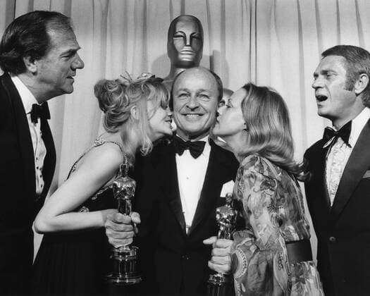 OSCARS: Beste Nebendarstellerin, Preisträgerinnen 1961-1970 Karl Malden, Goldie Hawn, Frank McCarthy, Jeanne Moreau, Steve McQueen at the 43rd Annual Academy Awards, 1971 Hollywood CA USA  Copyright: xAMPASx 32509_460THA