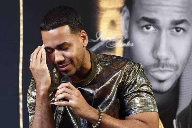 Bilder des Tages US singer Romeo Santos presents his third solo album Golden in Mexico City, Mexico, 02 August 2017. Although his single Imitadora reached number one at the Latin Airplay list overcoming Despacito , the US musician denied to compare both hits. ROMEO SANTOS PRESENTS GOLDEN AND DISMISSES CHANCE TO COMPETE WITH DESPACITO !ACHTUNG: NUR REDAKTIONELLE NUTZUNG!  Copyright: xJoséxMéndezx CMX001 20170802-636373083457785666
