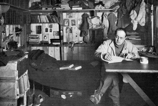 Photograph of Captain Robert Falcon Scott (1868-1912) a British Royal Navy officer and explorer of the Antarctic regions. Dated 20th Century WorldxHistoryxArchive 917_05_WHA_095_0237