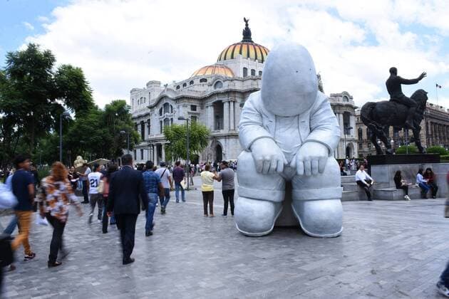 August 21, 2017 - Mexico City, Mexico, Mexico - The sculptor Rodrigo de la Sierra show his exhibition Timo between the people 15 bronze sculptures exhibited at the Alameda Central on August 21, 2017 in Mexico City, Mexico. The exhibition to will be available until 30 August 2017. Mexico City Mexico  - ZUMAn230 20170821_zaa_n230_405 Copyright: xCarlosxTischlerx