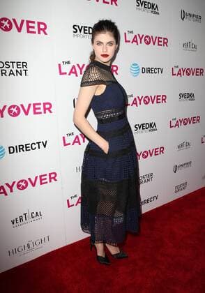 220086 AdMedia Starface 2017-08-30 CA Hollywood Etats-Unis 23 August 2017 - Hollywood, California - Alexandra Daddario. Premiere Of DIRECTV And Vertical Entertainment s The Layover held at ArcLight Hollywood. Photo Credit: Faye Sadou AdMedia  Copyright: xAdMediax STAR_220086_018