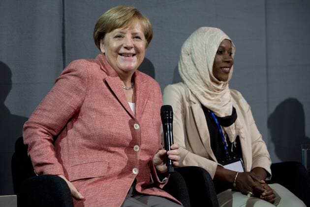 Deutschland, Berlin, Kiron Open Higher Education, Palais Am Festungsgraben, Am Festungsgraben 1, Besuch des sozialen Start-ups Kiron Open Higher Education durch Bundeskanzlerin Angela Merkel CDU, mit Flüchtlingen die mit Kiron studieren, 25.08.2017