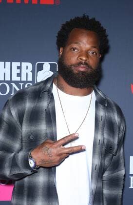 August 26, 2017 - Las Vegas, NV, U.S. - 26 August 2017 - Las Vegas, NV - Michael bennett. Mayweather vs McGregor pre-fight VIP Red Carpet at T-Mobile Arena. Credit: mjt AdMedia Las Vegas U.S. - ZUMAa123 20170826_zaa_a123_194 Copyright: xMjtAdmediax