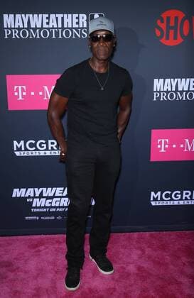 220126 MJT AdMedia Starface 2017-08-26 NV Las Vegas Etats-Unis Les people arrivent au combat de boxe entre Mayweather vs McGregor - 26 August 2017 - Las Vegas, NV - Don Cheadle. Mayweather vs McGregor pre-fight VIP Red Carpet at T-Mobile Arena. Cheadle, Don  Copyright: xMJT AdMediax STAR_220126_001