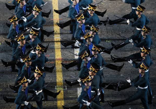 X International Military Music Festival Spasskaya Tower on Red Square. A serviceman of the company of the special guard of the Presidential Regiment of the service of the commandant of the Moscow Kremlin FSO RF during the musical performance.