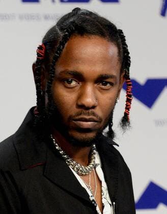 Kendrick Lamar arrives for the 34th annual MTV Video Music Awards at The Forum in Inglewood, California on August 27, 2017.  LAP201708270226 JIMxRUYMEN