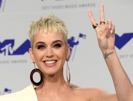 Bilder des Tages Katy Perry arrives for the 34th annual MTV Video Music Awards at The Forum in Inglewood, California on August 27, 2017.  LAP201708270248 JIMxRUYMEN