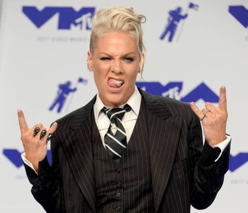 Entertainment Bilder der Woche Themen der Woche Bilder des Tages Pink arrives for the 34th annual MTV Video Music Awards at The Forum in Inglewood, California on August 27, 2017.  LAP201708270326 JIMxRUYMEN