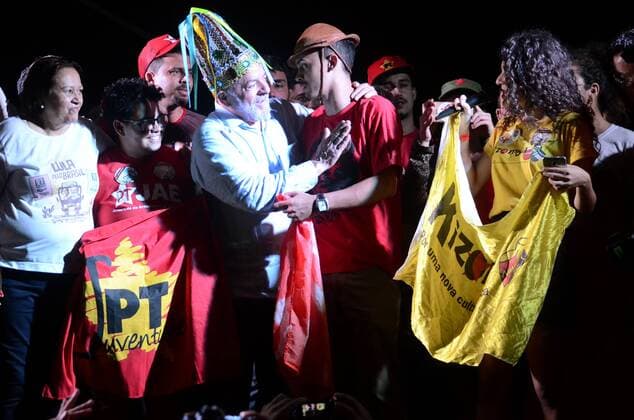 Former Brazilian President Luiz Inacio Lula da Silva (C-L) participates in a rally with his supporters in Currais Novos, Rio Grande do Norte state, Brazil, 27 August 2017, during a tour of the north of the country called by the Workers Party (PT) as the Lula Project for Brazil . Lula began last August 17 a 20 day tour of 25 cities and nine northern states to know the needs of the people, while cherishing the possibility of being a candidate of the PT for 2018 despite having a sentence in the first instance to nine years and a half in prison for corruption. LULA CONTINUES HIS TOUR OF NORTH OF BRASIL FACING THE POSSIBILITY OF BEING CANDIDATE IN 2018 !ACHTUNG: NUR REDAKTIONELLE NUTZUNG!  Copyright: xNeyxDouglasx BRA001 20170828-636394898223396579