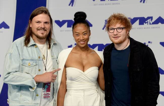 Jennie Pegouskie and Ed Sheeran (R) arrive for the 34th annual MTV Video Music Awards at The Forum in Inglewood, California on August 27, 2017.  LAP201708270664 JIMxRUYMEN