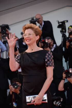 Mostra. 74eme Festival International du Cinema de Venise. Ouverture avec la presentation du film Downsizing . 74eme Festival International du Cinema de Venise.74th Mostra. Downsizing Red carpet .Annette Bening. 220218 Degun Starface 2017-08-30 Venise Italie  Copyright: xDegunx xStarfacex STAR_220218_077