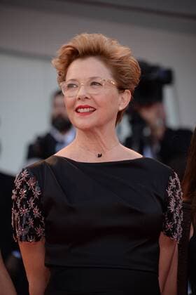Mostra. 74eme Festival International du Cinema de Venise. Ouverture avec la presentation du film Downsizing . 74eme Festival International du Cinema de Venise.74th Mostra. Downsizing Red carpet .Annette Bening. 220218 Degun Starface 2017-08-30 Venise Italie  Copyright: xDegunx xStarfacex STAR_220218_087