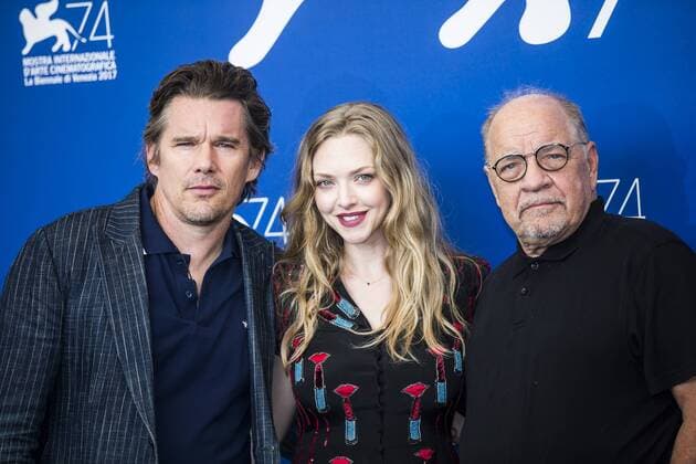 (170831) -- VENICE, Aug. 31, 2017 -- Actor Ethan Hawke (L), actress Amanda Seyfried (C), and director Paul Schrader pose during a photocall for the movie First Reformed at the 74th Venice Film Festival in Venice, Italy, on Aug. 31, 2017. )(zcc) ITALY-VENICE-FILM FESTIVAL- FIRST REFORMED -PHOTOCALL JinxYu 