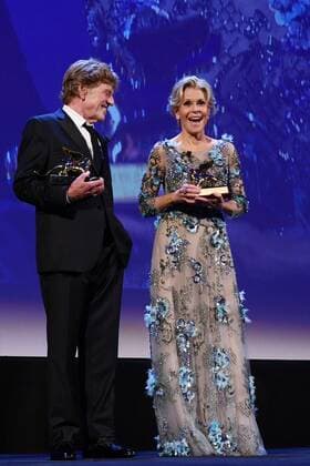 (170902) -- VENICE, Sept. 2, 2017 -- Actress Jane Fonda (R) and actor Robert Redford receive the Golden Lion Award for Lifetime Achievement at the 74th Venice Film Festival in Venice, Italy, on Sept. 1, 2017. Hollywood icons Robert Redford and Jane Fonda were awarded the Golden Lions for Lifetime Achievement. ) (yy) ITALY-VENICE-FILM FESTIVAL-GOLDEN LIONS FOR LIFETIME ACHIEVEMENT-JANE FONDA-ROBERT REDFORD jinxyu 