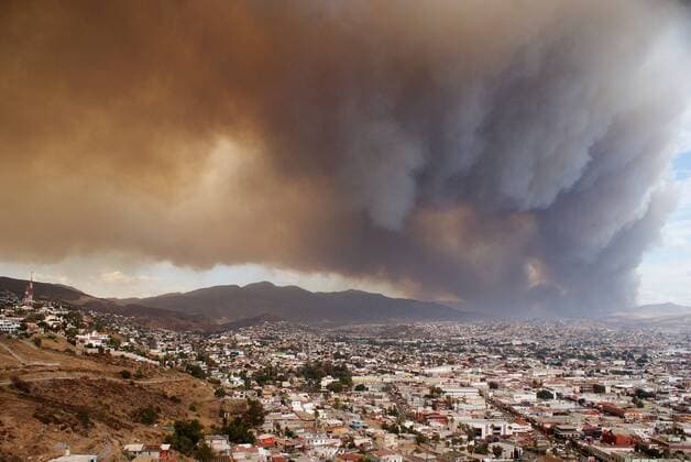 A strong forest fire is recorded on the outskirts of the city of Ensenada, in the state of Baja California, Mexico, on 2 September 2017. Civil Protection indicated that for the moment, shrubs and grass have been burned in the zone of Piedras Gordas, although it could reach the wooded area and make it difficult to put out the fire. FOREST FIRE IN MEXICO !ACHTUNG: NUR REDAKTIONELLE NUTZUNG!  Copyright: xAlejandroxZepedax MEX30 20170903-636399979215305149
