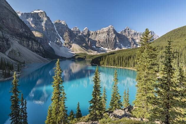 IMAGO Nature: Unsere Erde, Naturschutz, Naturschutzgebiete in Nordamerika Moraine Lake, Valley of the ten peaks, kanadische Rocky Mountains, Banff National Park, Alberta, Kanada, Nordamerika Copyright: imageBROKER/RobertxHaasmann ibxroh04561203.jpg