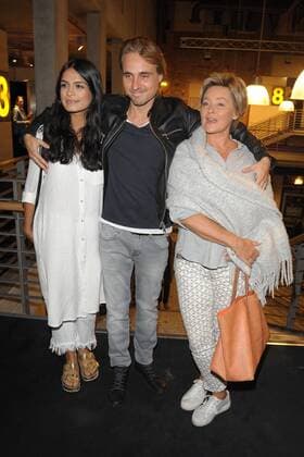 Haleh Esbak, Constantin von Jascheroff mit Mutter Juana Jascheroff Ankunft zur Premiere ;Das schaffen wir schon; im Kino der Kulturbrauerei in Berlin am 07.09.2017