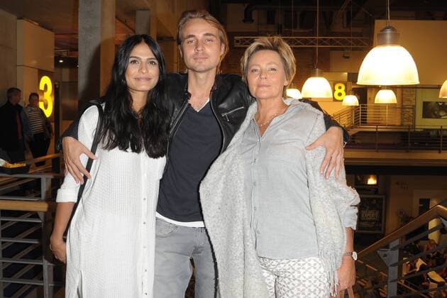 Haleh Esbak, Constantin von Jascheroff mit Mutter Juana Jascheroff Ankunft zur Premiere ;Das schaffen wir schon; im Kino der Kulturbrauerei in Berlin am 07.09.2017