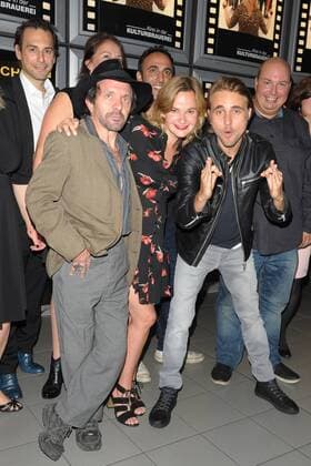 David Bennet, Johanna Griebel, Constantin von Jascheroff und weitere Darsteller Ankunft zur Premiere ;Das schaffen wir schon; im Kino der Kulturbrauerei in Berlin am 07.09.2017