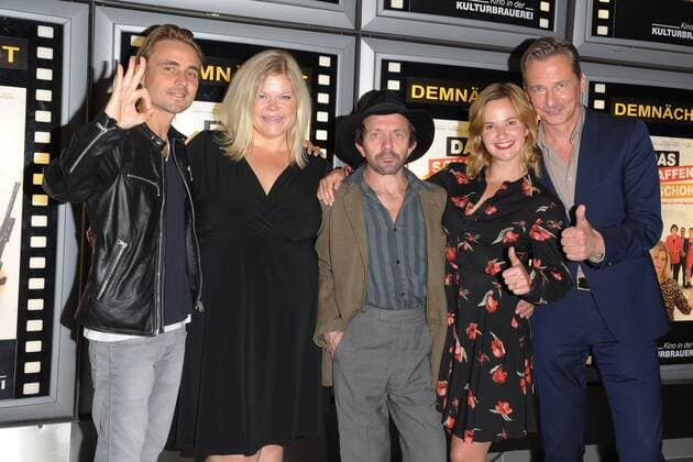 Constantin von Jascheroff, Marie Schoeneburg, David Bennet, Johanna Griebel, David C. Brunners (v.l.n.r) Ankunft zur Premiere ;Das schaffen wir schon; im Kino der Kulturbrauerei in Berlin am 07.09.2017